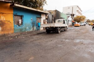 Alcaldía del DN recupera aceras que eran ocupadas por negocios en Villa Consuelo