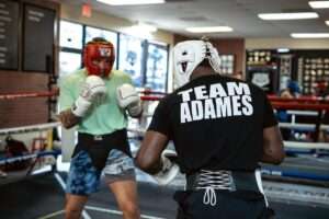 Carlos "Caballo Bronco" Adames es fuerte candidato para enfrentar a Saúl "Canelo" Álvarez