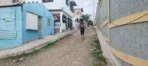 Barrio El Libertador lleva más de treinta años esperando por el asfaltado de sus calles