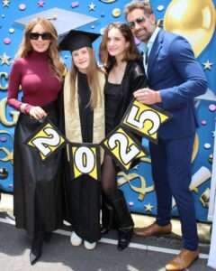 Geraldine Bazán y Gabriel Soto celebran juntos la graduación de su hija Miranda