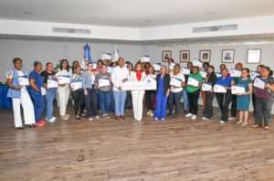 Ministerio de la Mujer entrega más de RD$10 millones en Bono Mujer a 41 beneficiarias