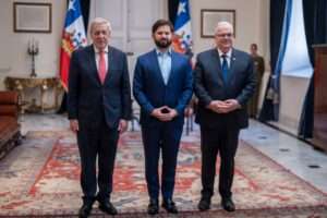 Embajador dominicano Juan Cohen presenta Cartas Credenciales ante presidente de Chile, Gabriel Boric