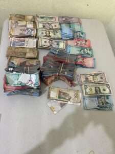 Ejército detiene a ciudadana haitiana con más de RD$3.5 millones de pesos y otras divisas en San Juan de la Maguana