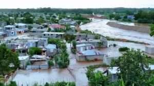 Varias viviendas resultan inundadas en Juana Méndez por crecida del río Masacre tras incidencia de vaguada
