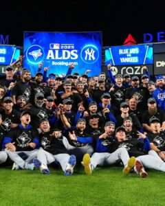 Yankees quedan eliminados tras caer 5-2 ante los Azulejos de Toronto