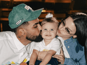 Jay Wheeler y Zhamira muestran a su pequeña Aiunii por primera vez en redes