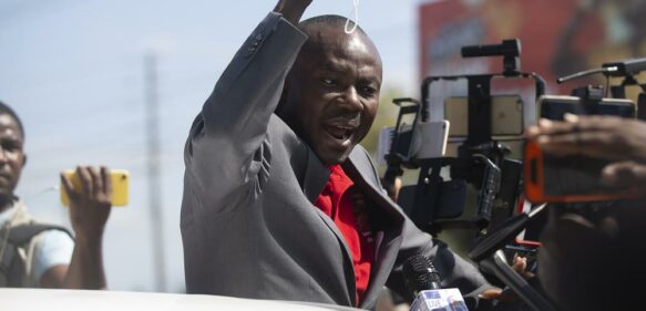 Exsenador haitiano dice que EEUU lo deportó a Haití