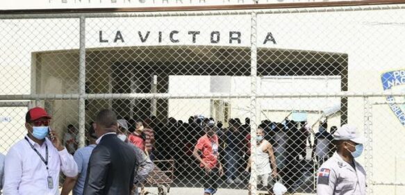 Familiares víctimas motín denuncian complicidad para introducir armas a La Victoria