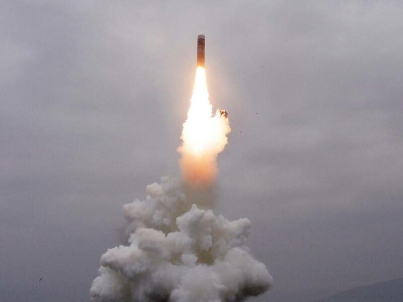 Corea del Norte lanza dos misiles hacia el mar de Japón