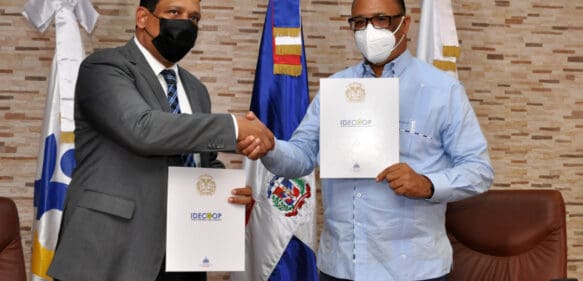 IDECOOP y Contrataciones Públicas, firman acuerdo para convertir las cooperativas en proveedoras del Estado