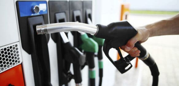 Precios de los combustibles suben hasta cinco pesos