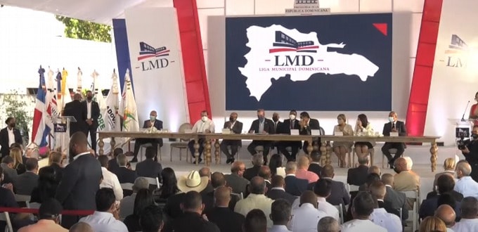 Abinader encabeza acto de entrega de $4 mil millones de pesos a LMD