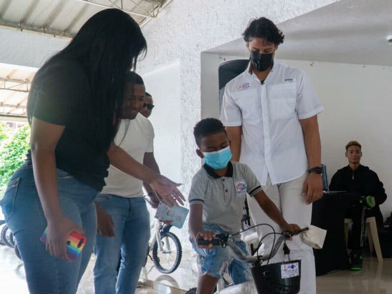 Fundación Raymond Rodríguez realiza encuentro recreativo con niños de escasos recursos