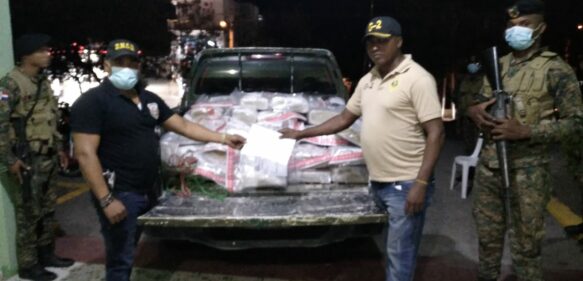 Ejército ocupa camioneta con 69 pacas de marihuana en Las Mata de Farfán- San Juan