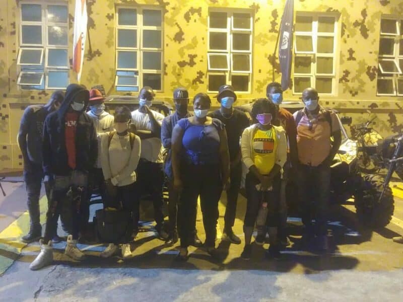 CESFronT detiene nacional haitiano con 26 pasaportes sin visado y dinero en efectivo