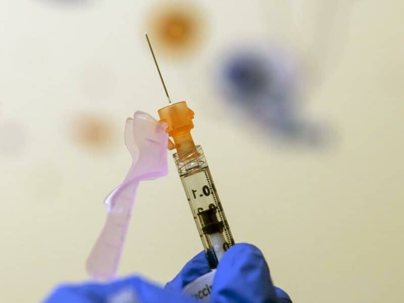 Pfizer pide a EEUU autorizar vacuna para menores de 5 años