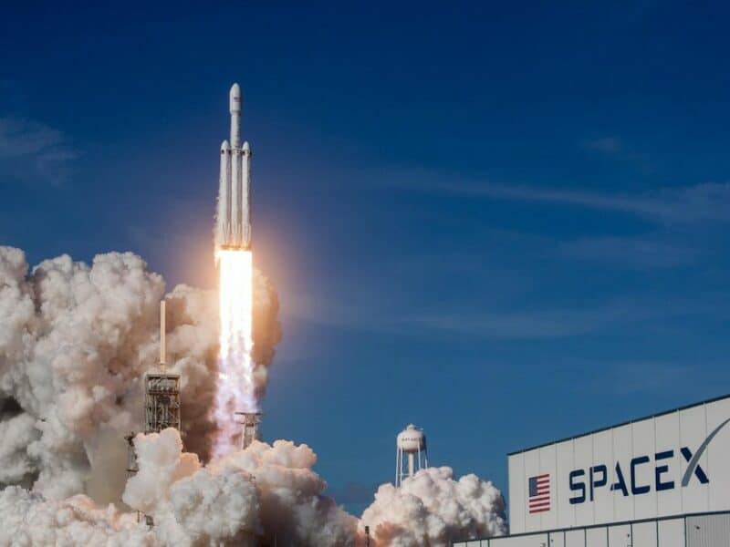 Multimillonario asegura que irá más lejos en el espacio que cualquier otro humano en los últimos 50 años
