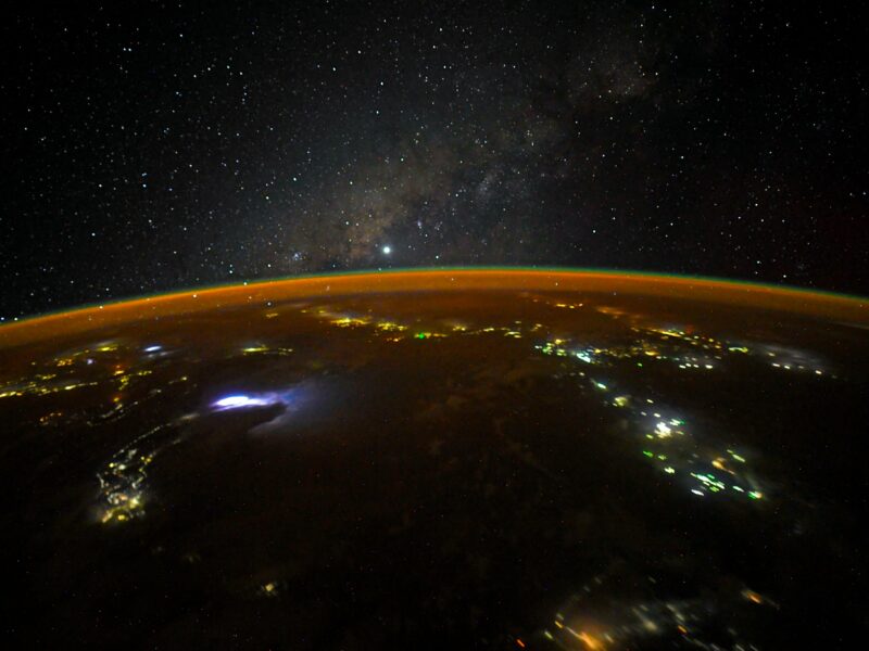 Deslumbrante imagen de la Vía Láctea captada por un cosmonauta desde el espacio