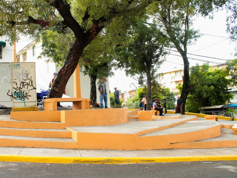 Comunitarios expresan regocijo por nuevo parque en Los Guandules