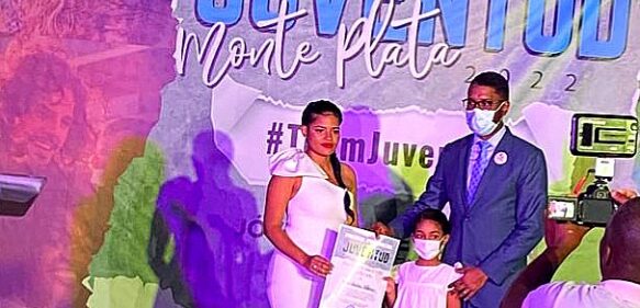 Premio Provincial de la Juventud de Monte Plata reconoce al presidente de la Cámara de Cuentas