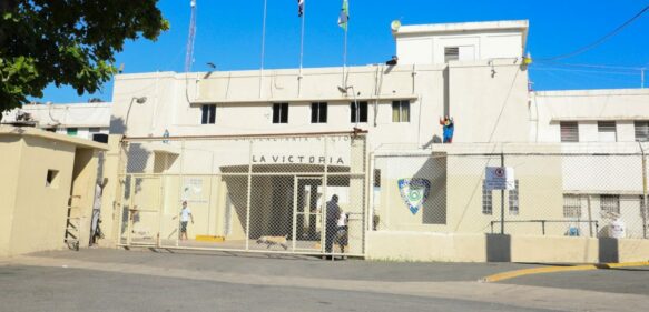 Autoridades penitenciarias desmantelan centro de retransmisión de señal de internet operado por recluso de La Victoria