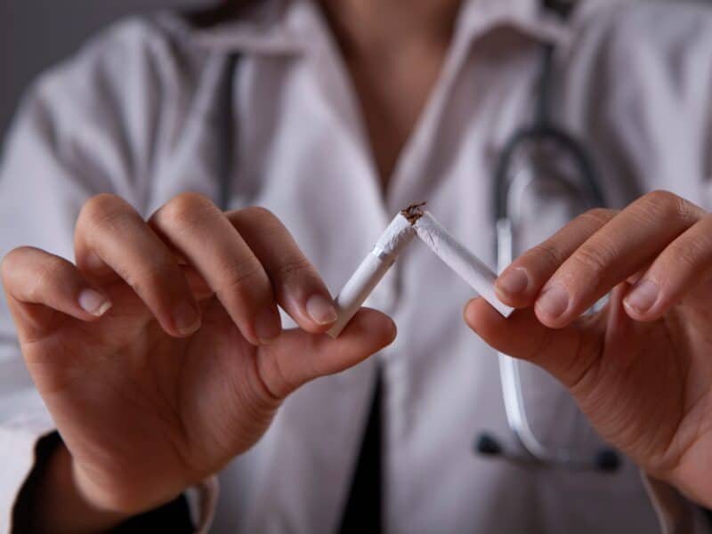 Cambiar de cigarrillos a productos de tabaco calentado presenta efectos menos nocivos a corto plazo