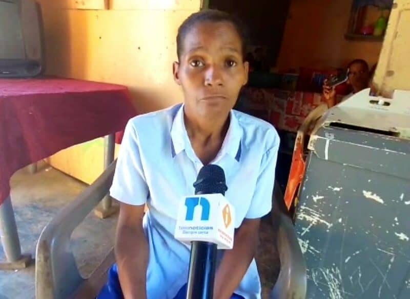 En Barahona, madre con discapacidad pide ayuda para mejorar su casa