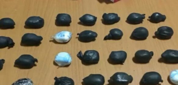 30 cajitas de cargadores fueron ocupadas rellenas de supuesta cocaína que serían enviadas a Miami