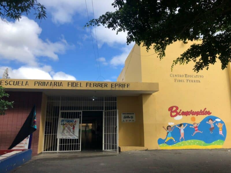 Escuela Básica Fidel Ferrer también inicia etapa previa a vacunación a estudiantes