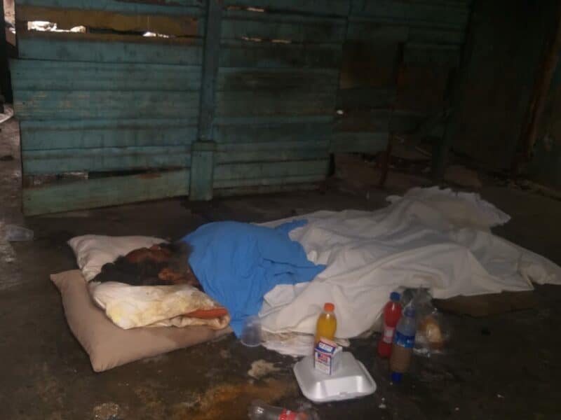 Hermanos sumergidos en la miseria piden auxilio de las autoridades