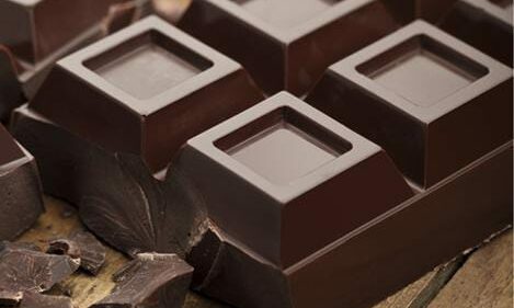 ¿Te gusta el chocolate negro? Aquí te damos 10 de sus beneficios para la salud