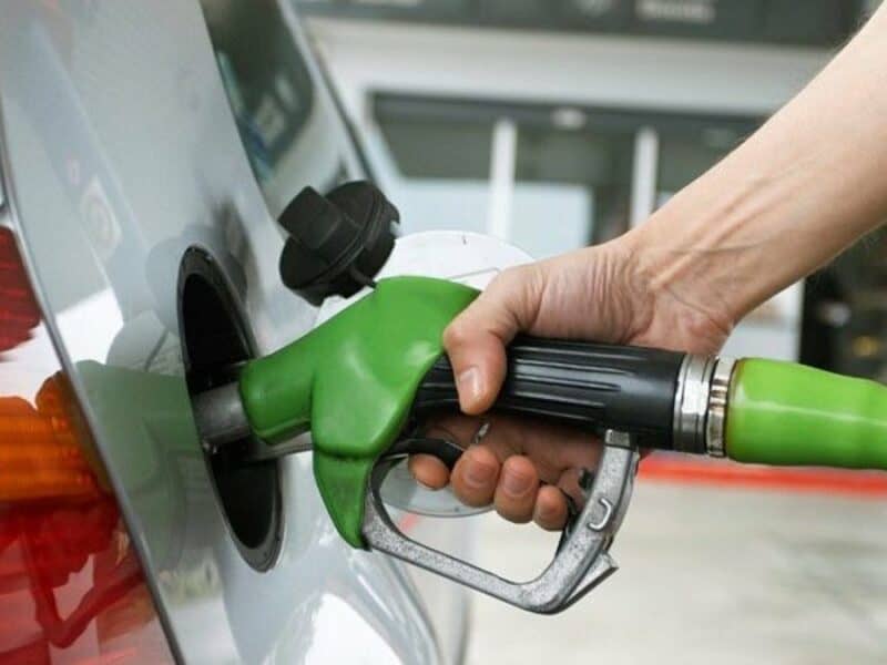 Gobierno aumenta precios de los combustibles