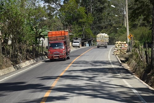 Prohíben tránsito vehículos pesados carretera  La Vega-Jarabacoa 