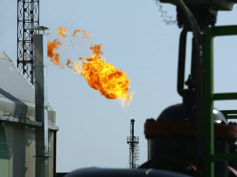 Precio del gas en Europa cae por debajo de los 1,200 dólares por 1,000 metros cúbicos