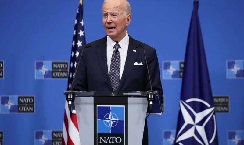 Joe Biden dice que Putin no debe seguir en el poder en duro discurso en Polonia