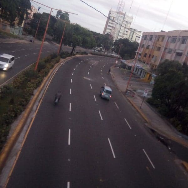 Obras Públicas realiza mantenimiento de pasos a desnivel del Gran Santo Domingo