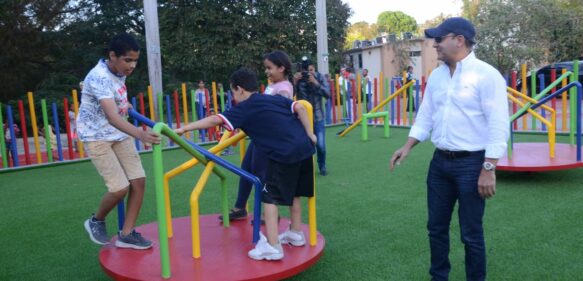 Alcalde Abel Martínez concluyó semana con la inauguración de parque infantil y el inicio de dos nuevas obras