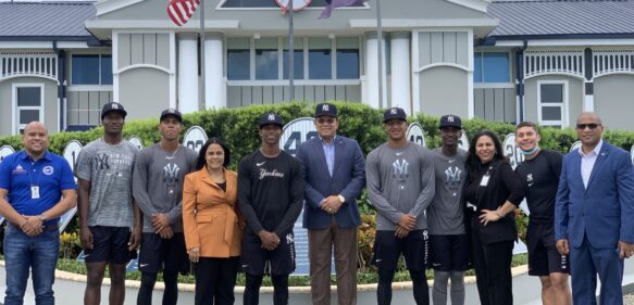 CND y la Academia de Béisbol de los Yankees en el país formalizan alianza para coordinar acciones en beneficio de prospectos