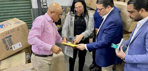 Director de Aduanas se reúne con empresas de envíos en Nueva York en busca de soluciones para la diáspora