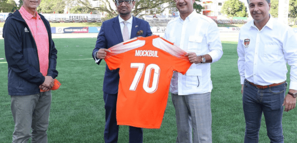 Embajador Británico Mockbul Alí OBE visita Cibao FC