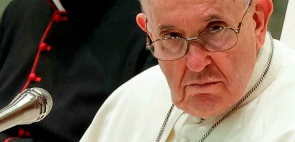 Papa promulga la nueva Constitución que reforma el Gobierno de la Iglesia
