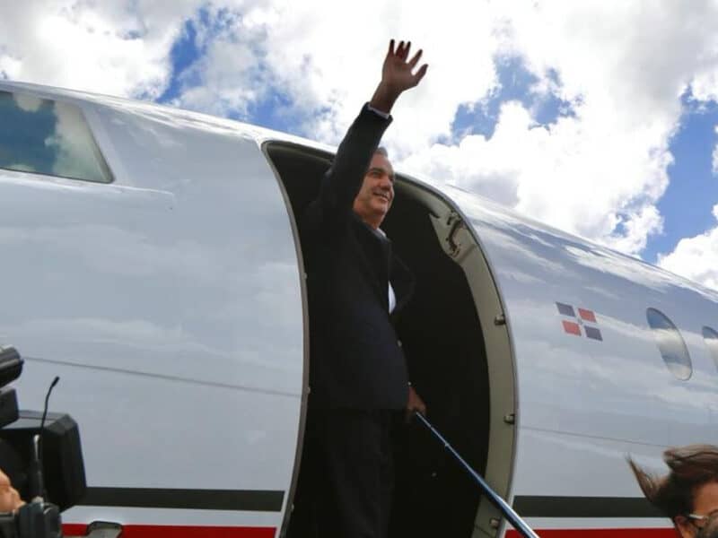 Presidente Abinader sale hacia Argentina y Chile