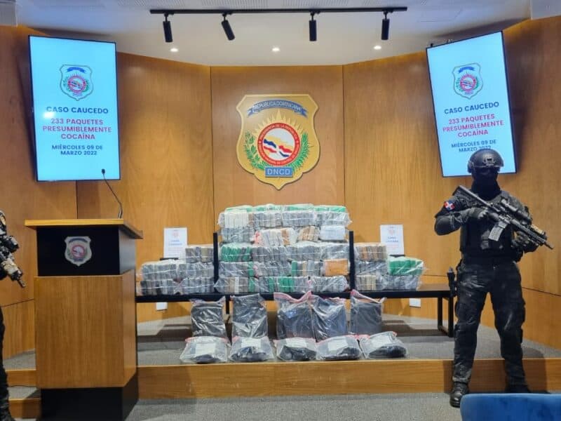 DNCD incauta 233 paquetes presumiblemente cocaína en Puerto Caucedo