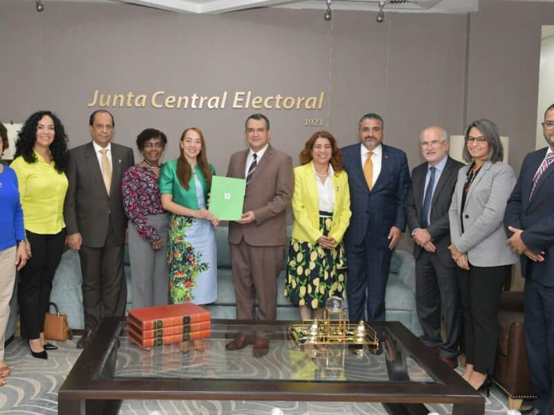 Participación Ciudadana visita Pleno JCE; respalda propuesta  modificaciones leyes electorales