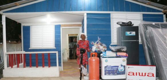 Plan Social entrega ajuares a anciana que pedía una cama para dormir en mejores condiciones en Dajabón