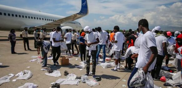 Denuncian la deportación de más de 20,000 haitianos desde EEUU en 2021