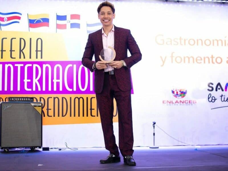 Global Guide Dominicana reconoce al Doctor Milton Herrera, por su liderazgo emprendedor