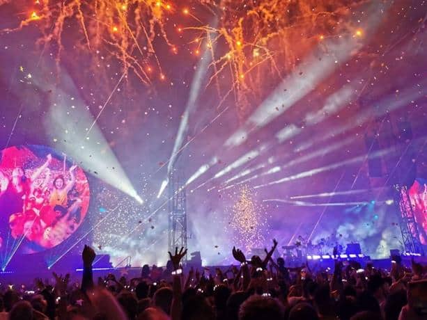 Coldplay lleva al público dominicano a la estratosfera con su gran concierto