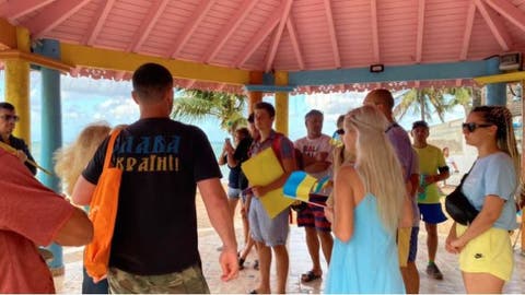 Una ONG dominicana dará refugio a turistas ucranianos varados en RD