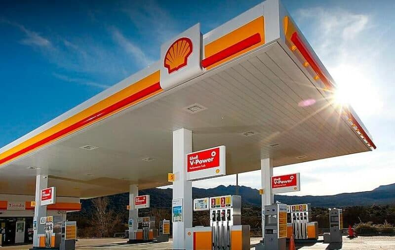 Shell dejará de comprar gas y petróleo de Rusia y cerrará sus gasolineras